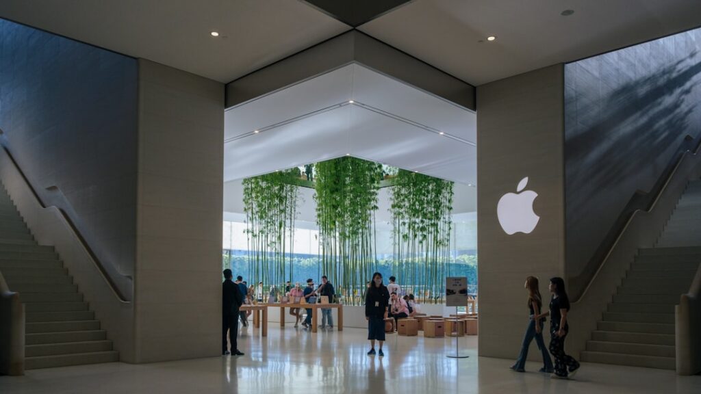 Apple's $111.2B Quarter Defies Market Gravity