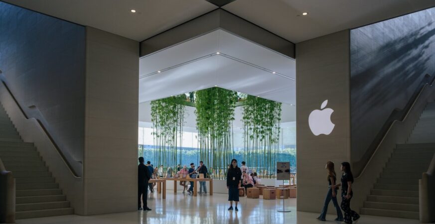 Apple's $111.2B Quarter Defies Market Gravity