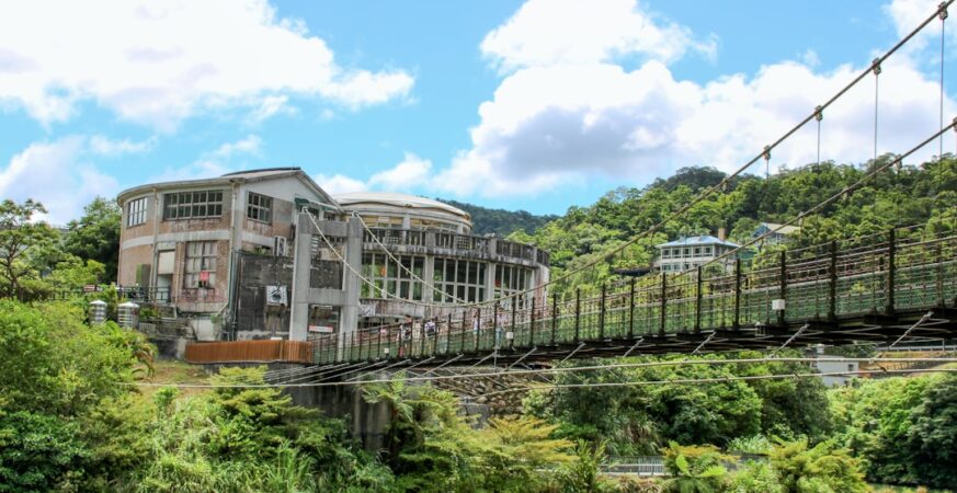 Taiwan Student Hacks High-Speed Rail