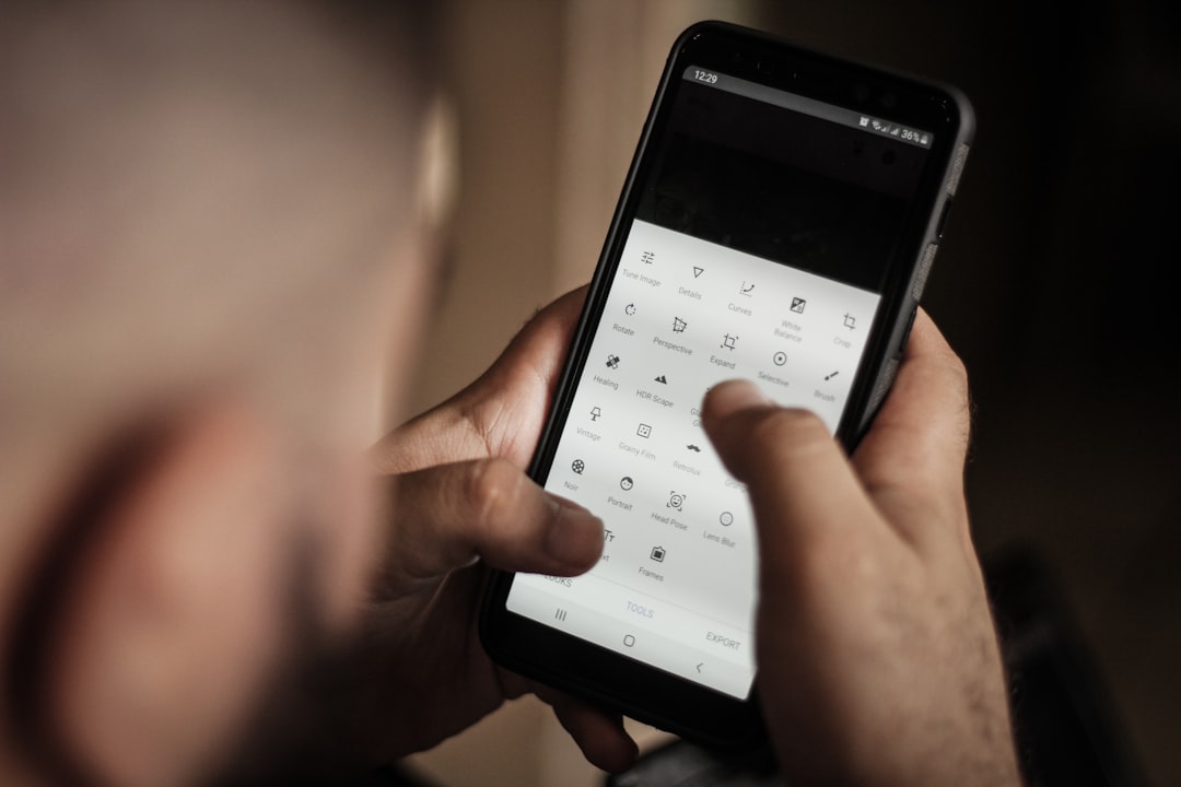 Smartphone Users Prioritize Convenience Over Security