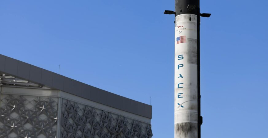 ISS air leak forces crew into SpaceX Dragon shelter