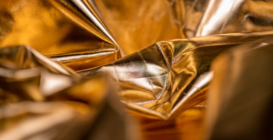 Gold Metamaterials Boost Nanoscale Heat Transfer