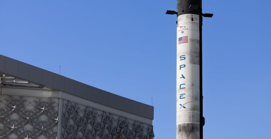Vandenberg launch pad cleared for SpaceX rockets