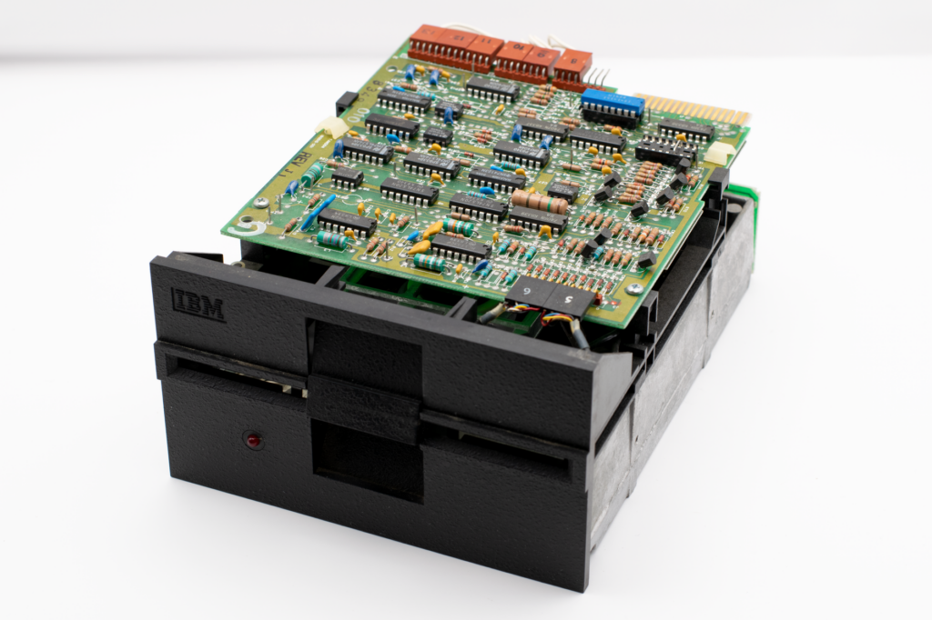 IBM's 3D Chip Packs 100 Billion Transistors