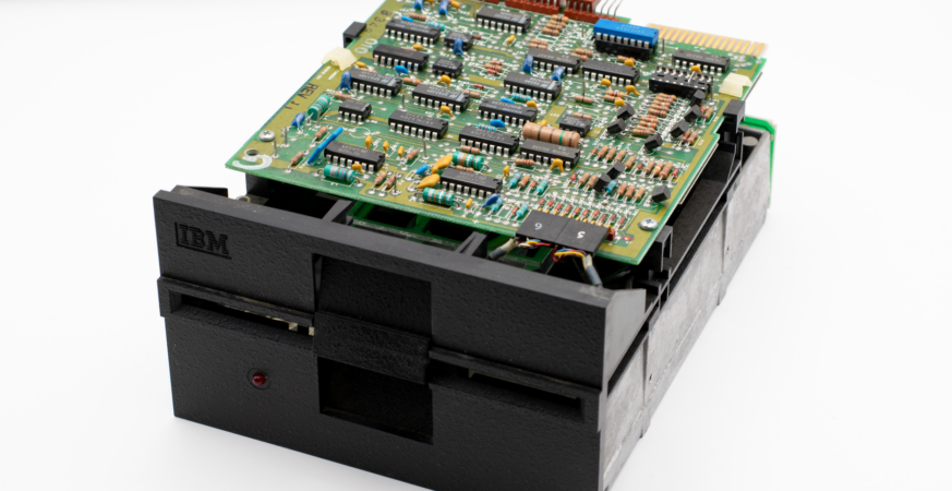 IBM's 3D Chip Packs 100 Billion Transistors