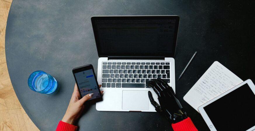 UK schools lag on AI strategies despite daily use