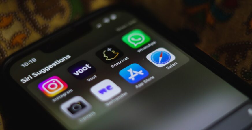 Apple adds social media questions to App Store age rating