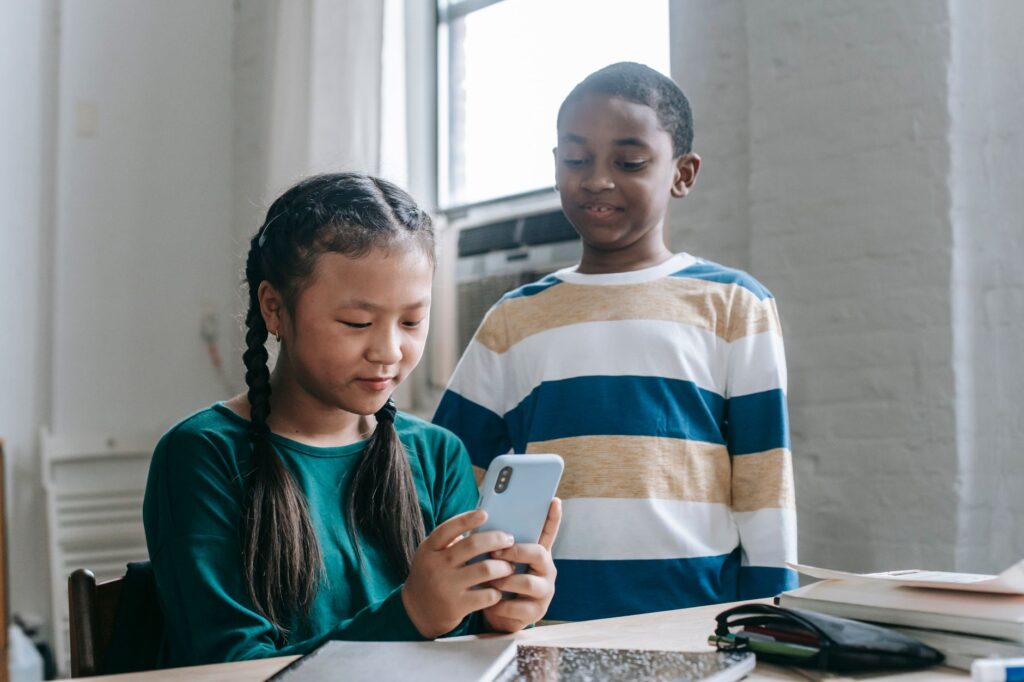 EU pushes social media ban for children